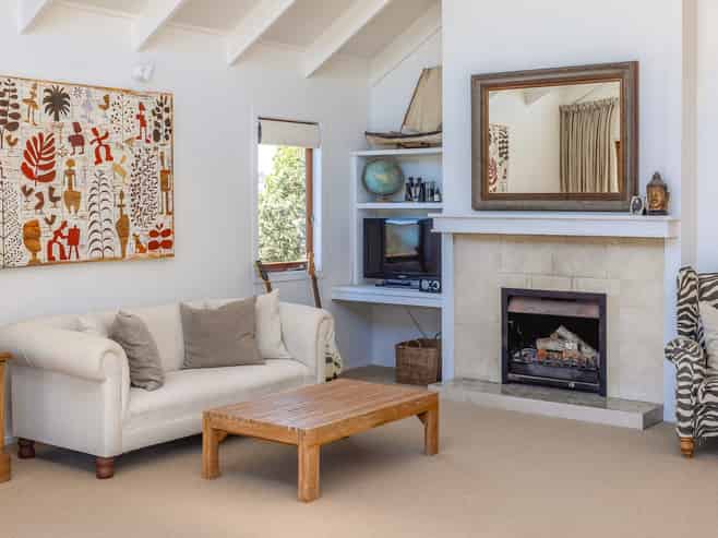 5 Kennedy Point Road, Surfdale