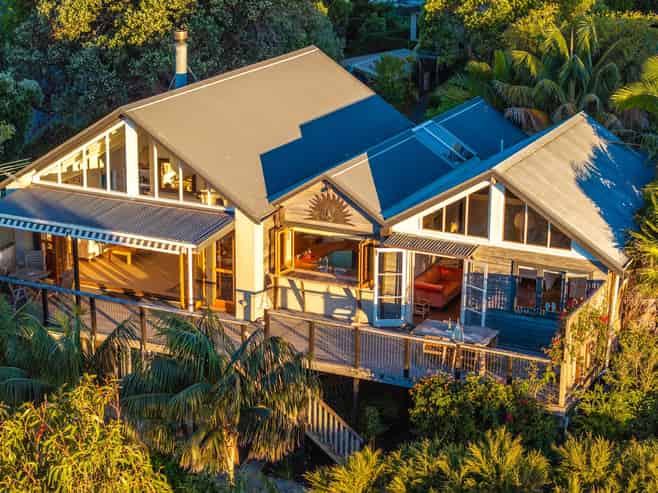 5 Kennedy Point Road, Surfdale