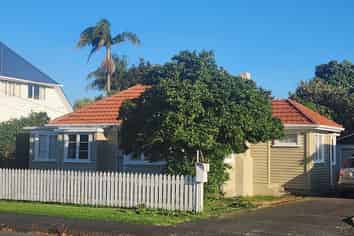 5 Dinniss Avenue, Regent