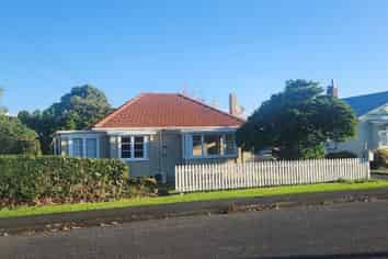 5 Dinniss Avenue, Regent