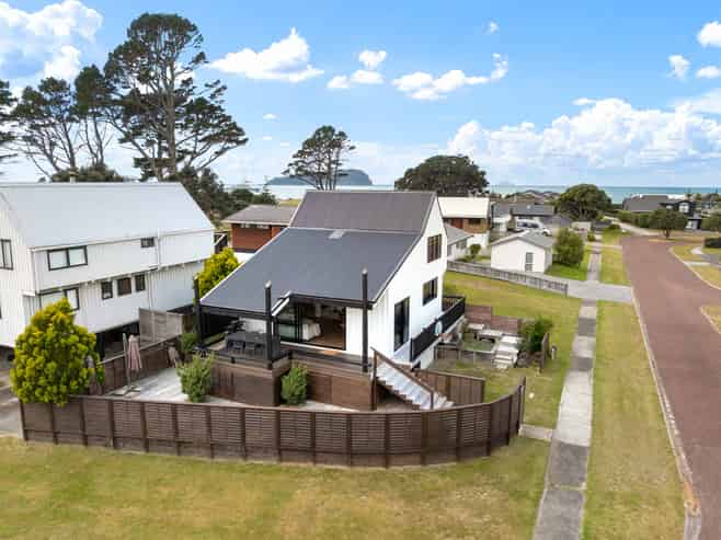 1 Prescott Place, Pauanui