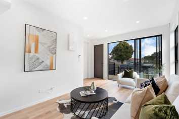 12  Taikata Road, Te Atatu Peninsula