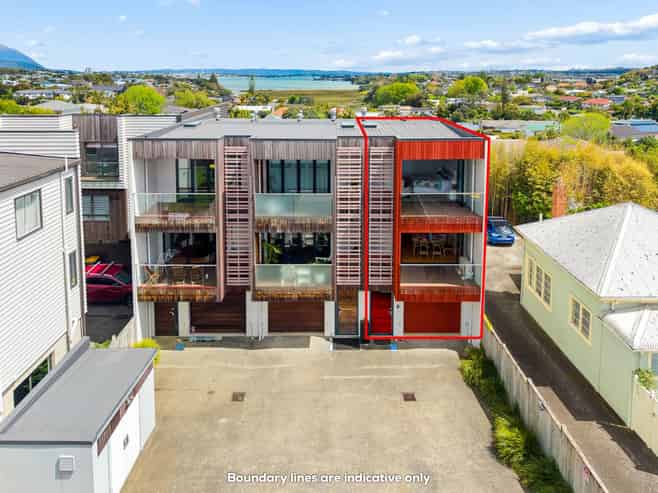 3/69 Lake Road, Devonport