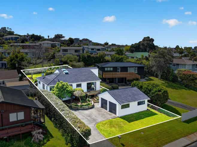 20 Albatross Road, Red Beach