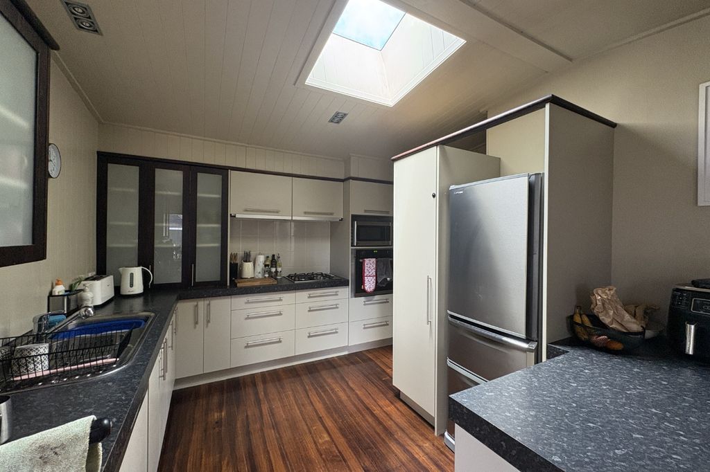 SPACIOUS FOUR BEDROOM FAMILY HOME IN GREENLANE 3