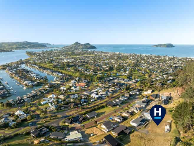 32 Panorama Parade, Pauanui
