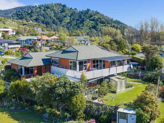 5 Moana View Road, Waikawa
