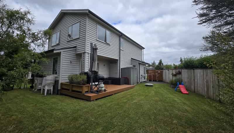 6 Mill Grove, Riverhead