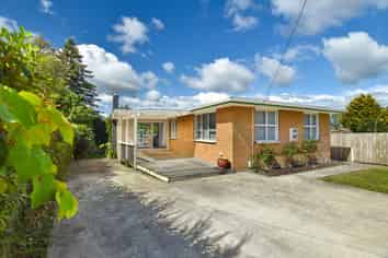 22 Bay Grove, Pukehangi