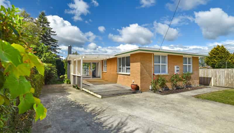 22 Bay Grove, Pukehangi