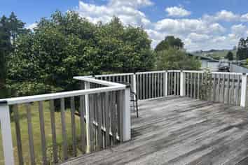 22 Bay Grove, Pukehangi