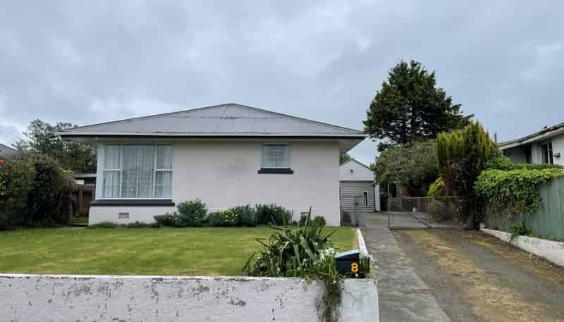 8 Adamson Crescent, Glengarry