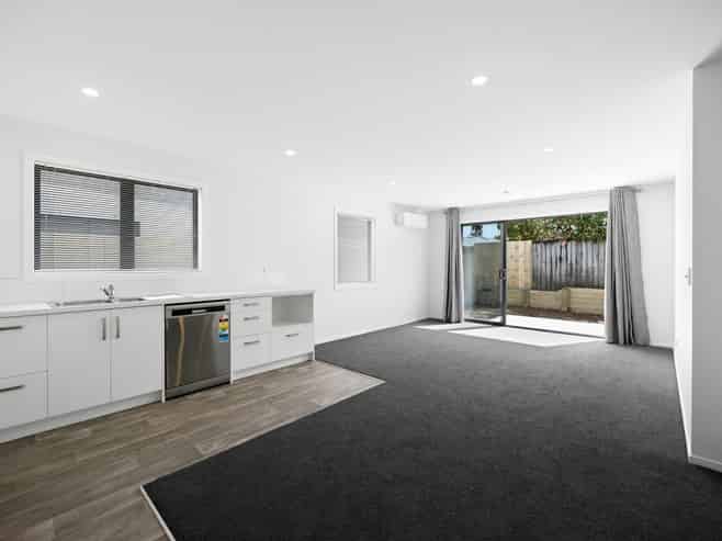 3 Fable Way, Leamington