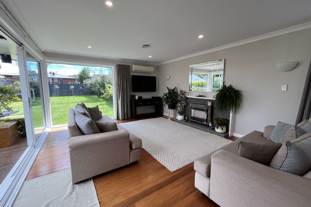 FOUR BEDROOMS - HOKOWHITU 3