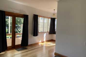 22 Savage Crescent, West End