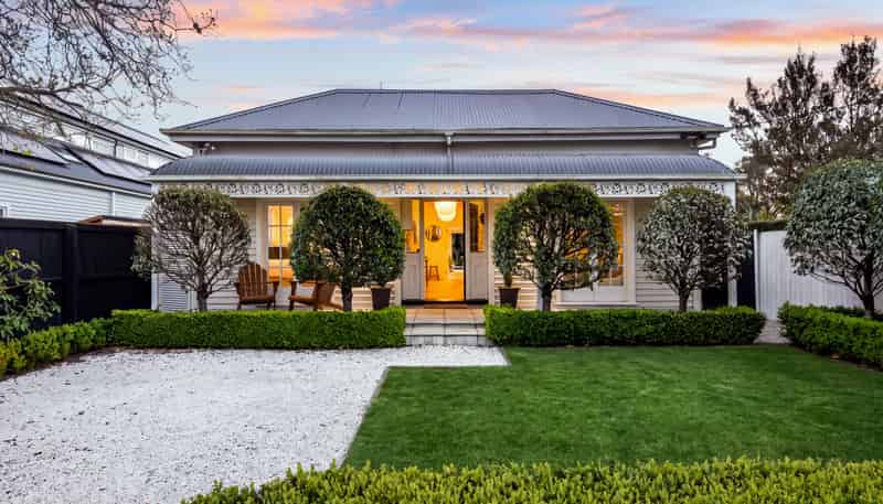 33 Hawkesbury Avenue, Saint Albans