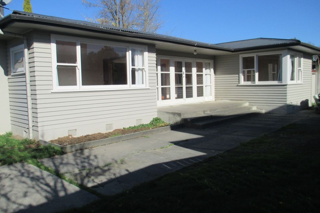 THREE BEDROOMS - HOKOWHITU 2