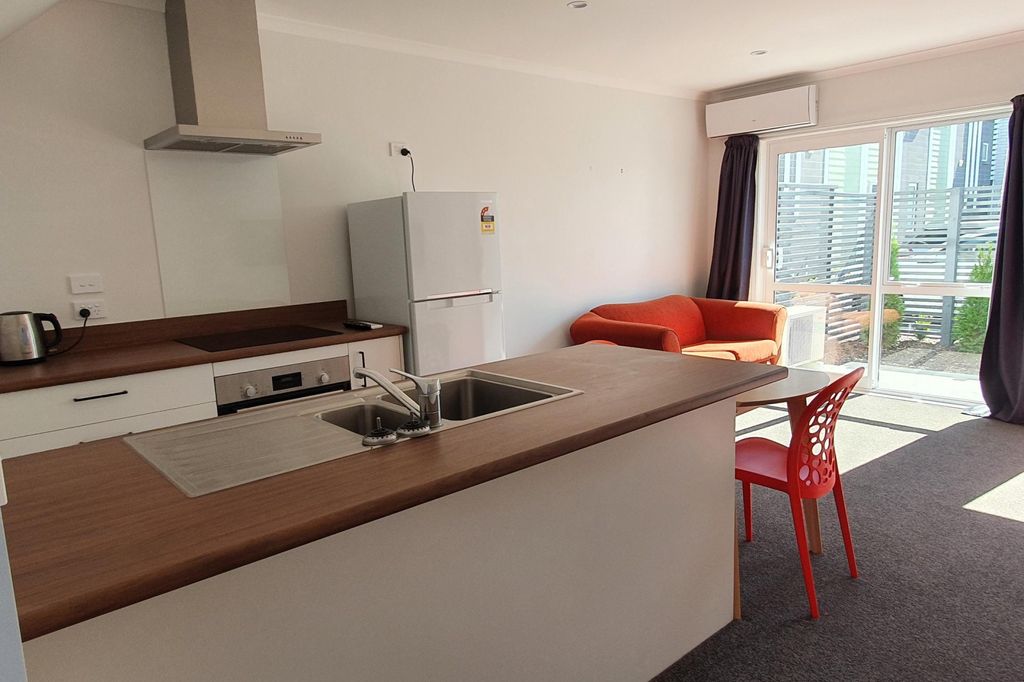 9/10 Burrows Place, Frankton 3