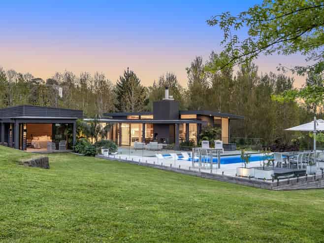  521 Coatesville-Riverhead highway, Coatesville