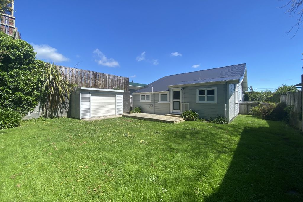 Charming Character Home in Merrilands 4