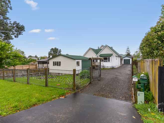 24 McInnes Road, Weymouth