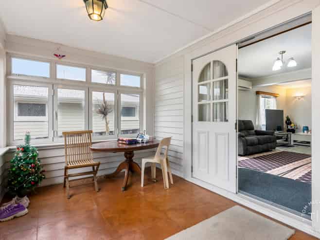 24 McInnes Road, Weymouth