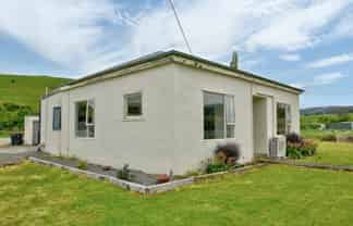 1982 Lumsden Dipton Highway, Dipton
