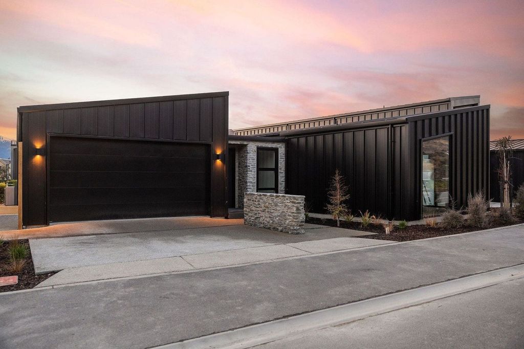 Jacks Point Living - 3 Beds + Office 2