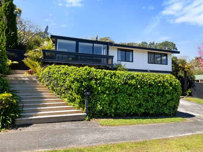 87 Poplar Grove, Whalers Gate