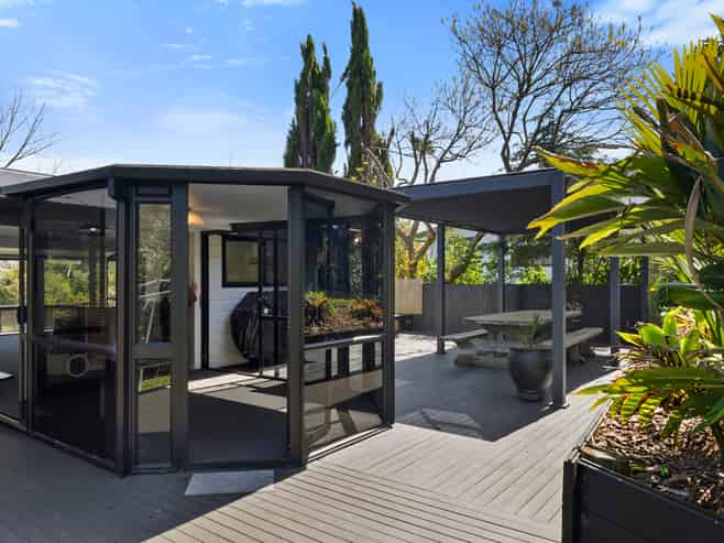 87 Poplar Grove, Whalers Gate