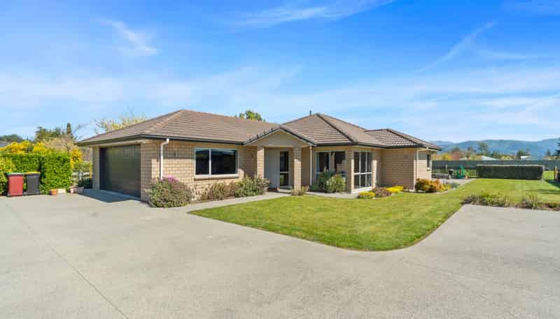 478 High Street South, Carterton