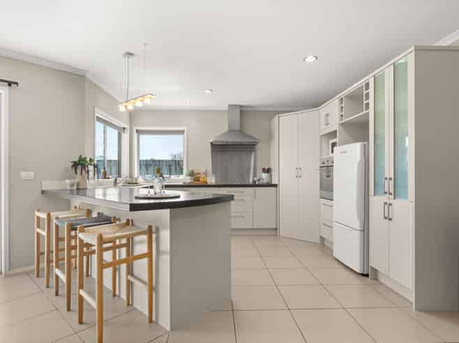 478 High Street South, Carterton