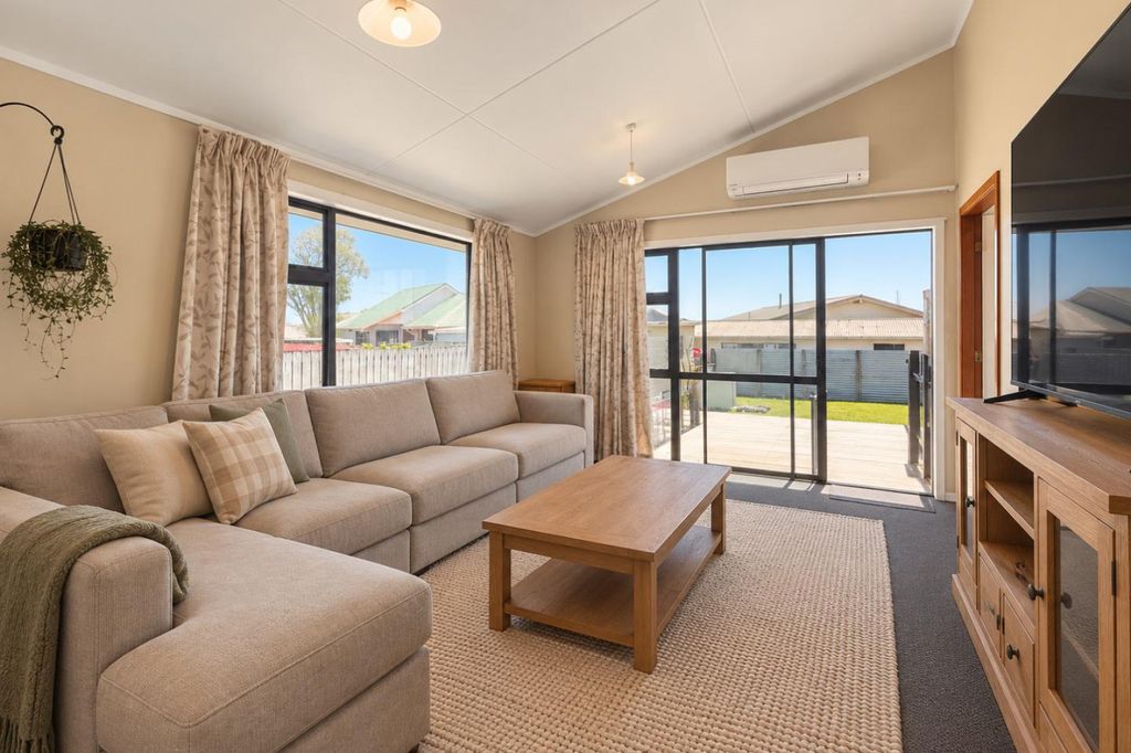 Charming Family Home in a Great Waitara Location 2