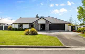 2 Alton Place, Allenton