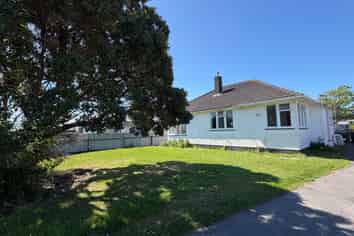 71 Clyde Crescent, Roslyn