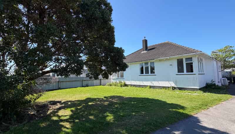 71 Clyde Crescent, Roslyn