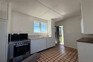 71 Clyde Crescent, Roslyn