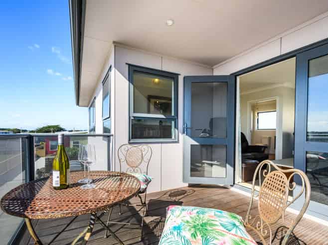 17 Marine Parade, Foxton Beach