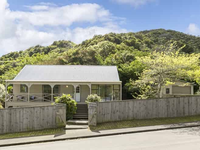 5 Fitzgerald Place, Karori