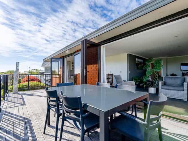 25 Dampier Street, Oceanview