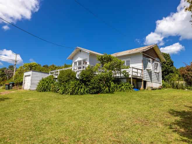 24 Victoria Road South, Onetangi
