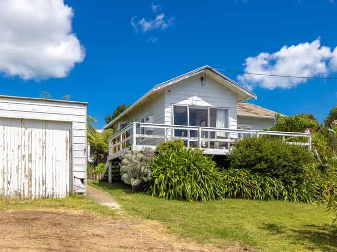 24 Victoria Road South, Onetangi