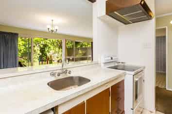 8c Wai-iti Cres, Woburn