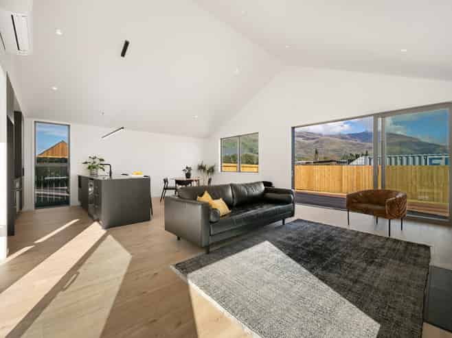 9 Berry Farm Drive, Wanaka