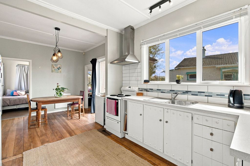 WHANGANUI EAST - 3 BEDROOMS 4