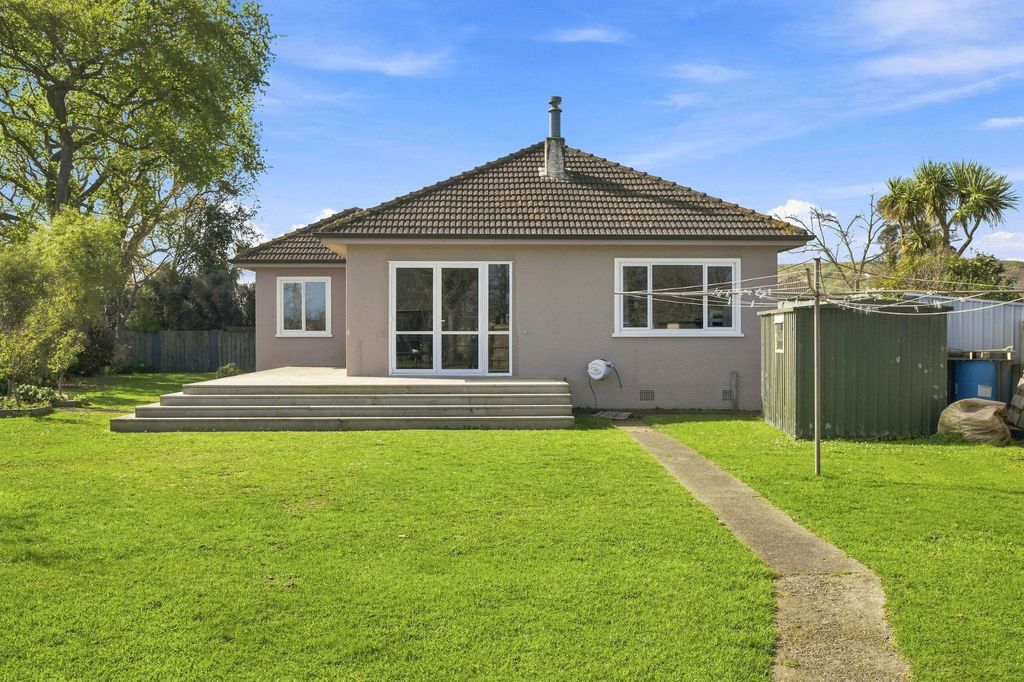 WHANGANUI EAST - 3 BEDROOMS 2