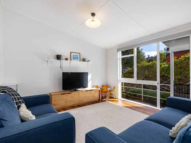 2/345 Muritai Road, Eastbourne
