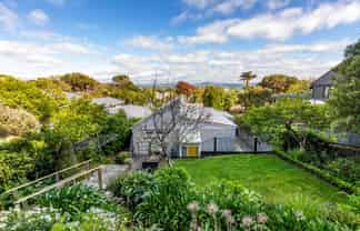 2/345 Muritai Road, Eastbourne
