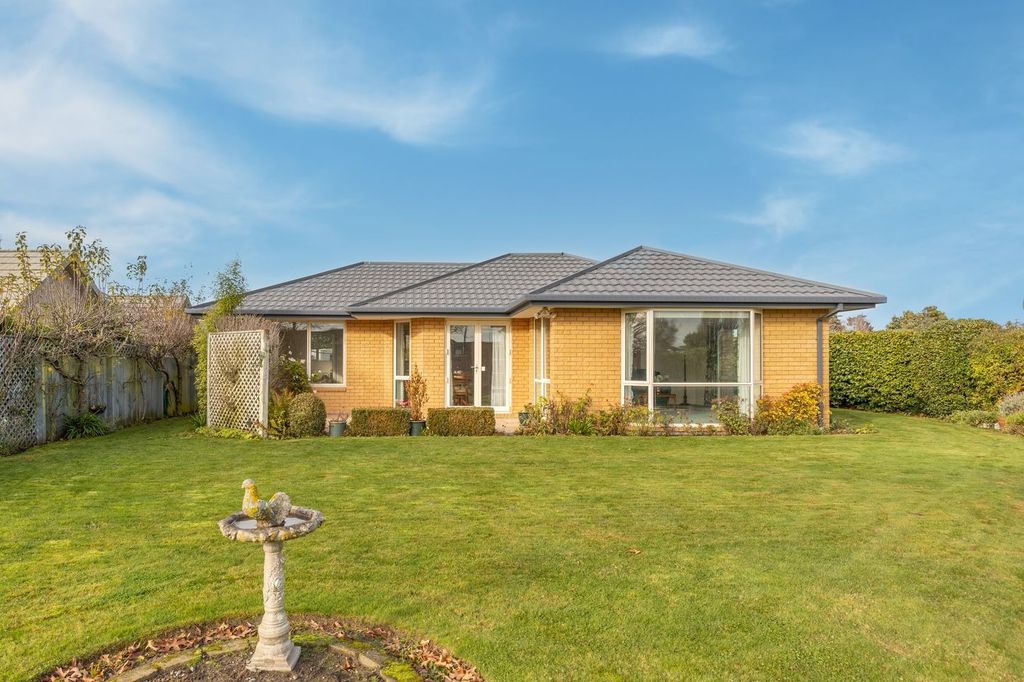 Home In The Heart Of Halswell 1