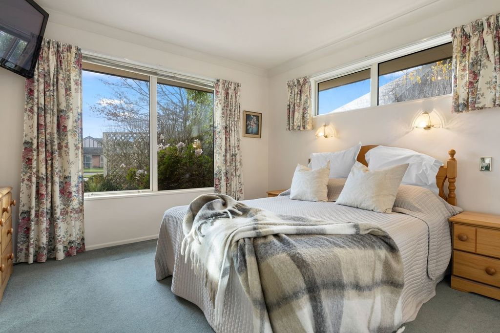 Home In The Heart Of Halswell 4